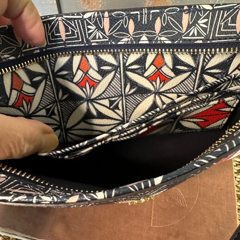 Tory Burch Kerrington Wallet Clutch Crossbody Tory Navy/Pottery NWOT - Picture 11 of 14